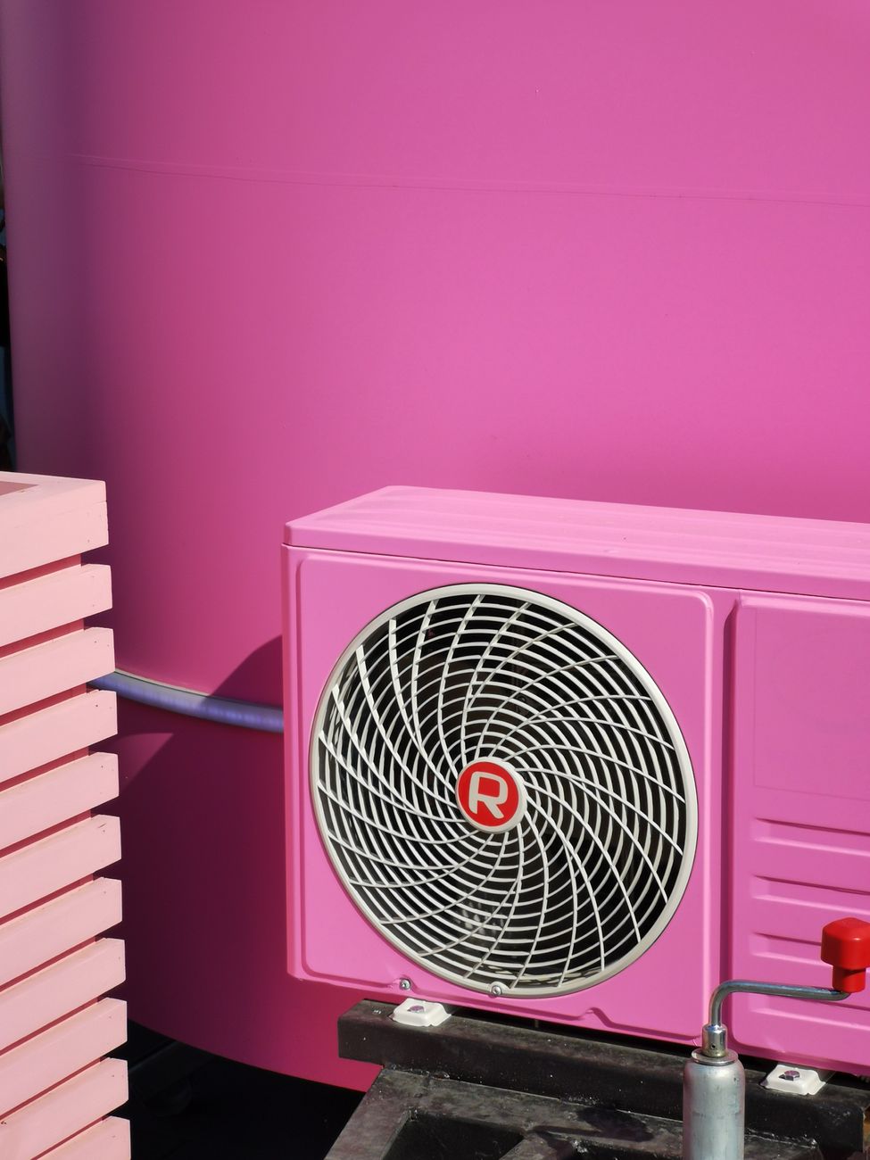 How Do Air Conditioners Cool&nbsp;Rooms?